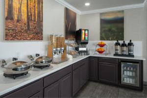 O bucătărie sau chicinetă la Fairfield Inn and Suites Gulfport / Biloxi