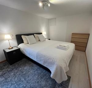 Llit o llits en una habitació de Sanner Valley Home