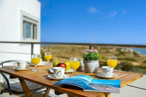 Балкон или терраса в Villa Zafira - Seaview Manor with Heated Pool