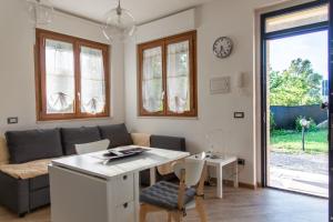Posezení v ubytování Domotic Suite at Villa Anna