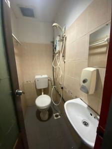 Koupelna v ubytování CheckInn Express Kuching