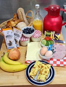 Сніданок для гостей Luxe 4- persoons Veluwelodge met hottub in Ermelo!