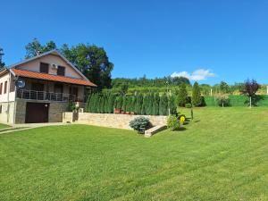 Taman di luar Apartmani Milosavljević
