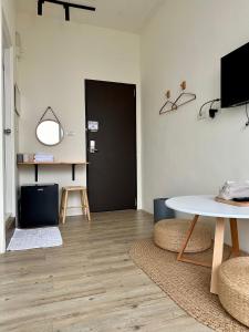 TV a/nebo společenská místnost v ubytování 山有巷宅 Alley House