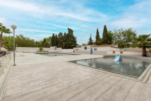 Bazén v ubytování Mobil-home Entre Terre & Mer nebo v jeho okolí