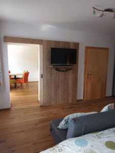 Telewizja i/lub zestaw kina domowego w obiekcie Landhaus Ebner