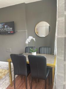 Gambar di galeri bagi Clifton Home - Newly Refurbished - Free WiFi and Parking- Near City Centre di Killingbeck