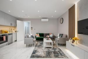Dapur atau dapur kecil di Lux Apartment Near Wembley