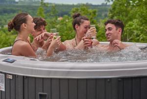 Kisleshegy Dörgicse Vendégház 투숙객