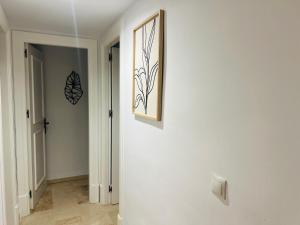 Fotografie z fotogalerie ubytování Impeccable large apartment with immense terrace and private garden overlooking the mountain, featuring 2 bedrooms and sleeping up to 4 guests located 100 meters from Plaza Maestranza v destinaci Marbella