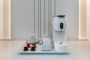 อุปกรณ์ชงชาและกาแฟของ Hilton Skanes Monastir Beach Resort
