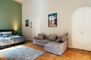 Postel nebo postele na pokoji v ubytování BOLOGNA SUITES - PRIVATE BATHROOM + 57 fotografií