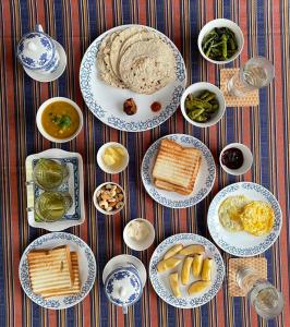 Pilihan sarapan tersedia untuk tetamu di Pakha Dhim Homestay Namchi