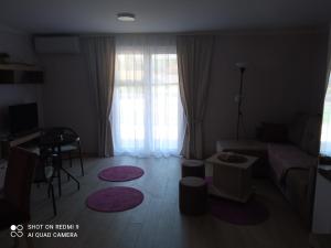 Μια τηλεόραση ή/και κέντρο ψυχαγωγίας στο Apartmani N&A i J&A