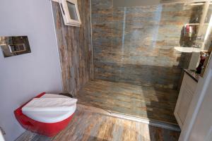 A bathroom at Ölüdeniz Loft - Adults Only