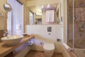 A bathroom at Richmond Nua Wellness Spa - Adult Only