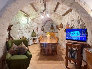 Posezení v ubytování La grotta di NiMa + 37 fotografií