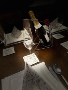 Nápoje v ubytování Central Heights - City View Apartment + 5 fotografií