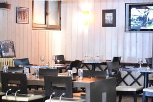 Afbeelding uit fotogalerij van Hôtel Le Juliano in Carbon-Blanc