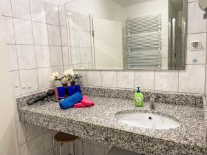 Ένα μπάνιο στο Apartment Boddenzauber by Interhome