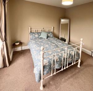 Voodi või voodid majutusasutuse Spacious 4 BR, Perfect Location toas