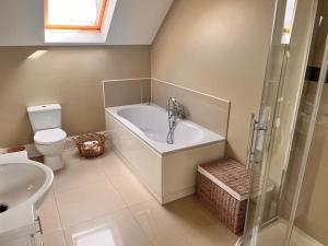 Vannituba majutusasutuses Spacious 4 BR, Perfect Location