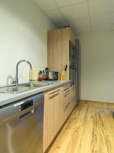 Seydisfjördur Guesthouseにあるキッチンまたは簡易キッチン