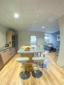Seydisfjördur Guesthouseにあるキッチンまたは簡易キッチン