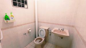 Ένα μπάνιο στο Kulai Tmn Putri Tmn Gunung Pulai Tmn Baiduri Tmn Kota Kulai Tmn Lagenda Kulai 3-5BR near Airport JPO IOI +251 φωτογραφίες