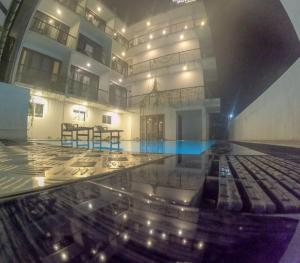 Bazen v nastanitvi oz. blizu nastanitve Traveller's Hotel Hikkaduwa