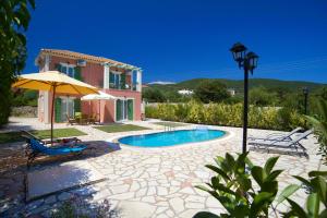 Gallery image of Iliachtides Villas in Karavomylos