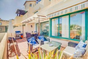 Balkon lub taras w obiekcie 75-Apartment with Views in Elviria, Marbella
