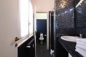 Ένα μπάνιο στο Duomo Terrace Suite