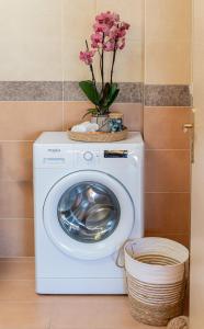 Gallery image of Arya Seaside Apartment in Karavomylos +26 photos