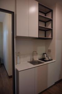 Dapur atau dapur kecil di Avioré Hotel Tacloban