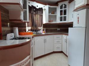 Dapur atau dapur kecil di Argalo Suites 1