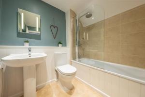 Vannituba majutusasutuses Carpenters Cottage +22 fotot