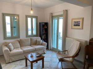 Posezení v ubytování Liopi Village Andros