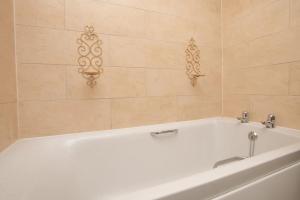 Ένα μπάνιο στο Cosy Countryside Hideout - Pass the Keys +33 φωτογραφίες