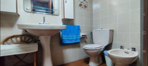 Koupelna v ubytování Apartamento Casalmar + 35 fotografií