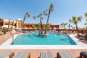 Bazén v ubytování Venezia Resort Hotel & Spa nebo v jeho okolí