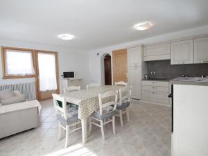 Φωτογραφία από το άλμπουμ του Stunning Holiday Home in Livigno near Ski Lift στο Λιβίνιο