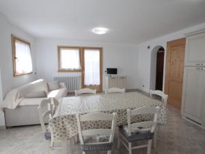 Φωτογραφία από το άλμπουμ του Stunning Holiday Home in Livigno near Ski Lift στο Λιβίνιο