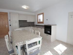 Φωτογραφία από το άλμπουμ του Stunning Holiday Home in Livigno near Ski Lift στο Λιβίνιο