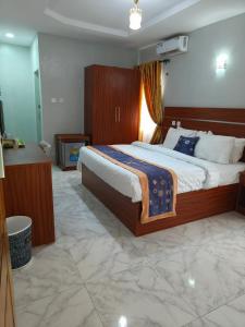 Imagen de la galería de J Blitz International Hotel, en Agege