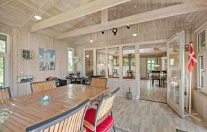 Khu vực ghế ngồi tại 4 Bedroom Beautiful Home In Skjern +18 ảnh