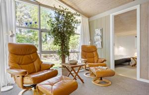 Χώρος καθιστικού στο Three-Bedroom Holiday Home In Glesborg