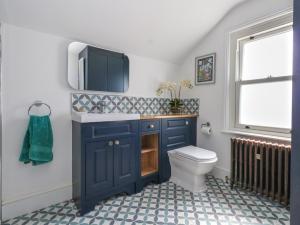 Koupelna v ubytování Chapelhay Cottage + 32 fotografií