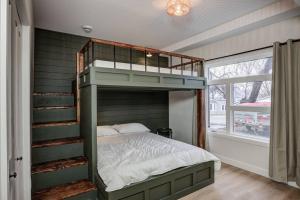 Fotografie z fotogalerie ubytování Chic Suite by Westlynn v destinaci Little Current + 4 fotografie