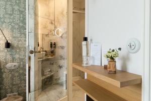 Hotel Tayko Sevilla的一间浴室